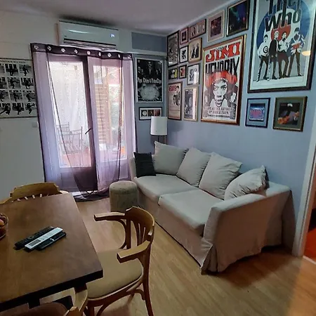 Cats & Blues Apartment